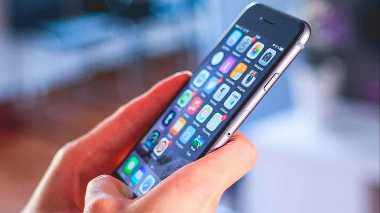 Kuinka yhdistää puhelin internetiin kaapelilla ja mitä etuja siitä on.