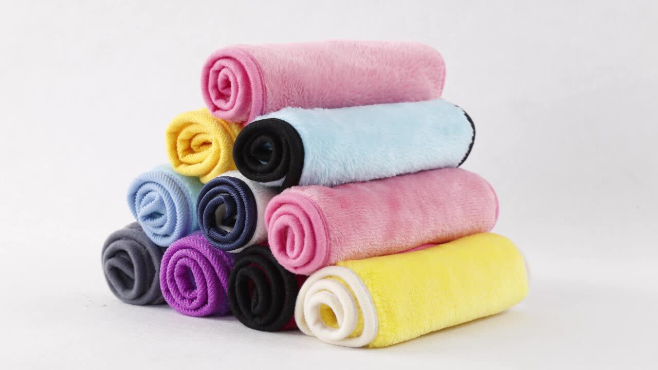 Hyvästi, paperipyyhkeet: uudelleenkäytettävät vaihtoehdot ovat kasvattamassa suosiotaan Suomessa.