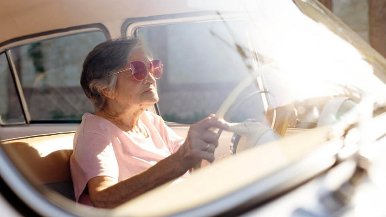 Yli 70-vuotiaiden ajokortit peruutetaan: he eivät voi saada ajokorttia uudelleen, elleivät täytä tätä vaatimusta.