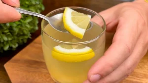 Lemon water at the front door: why it is recommended and what it is good for.