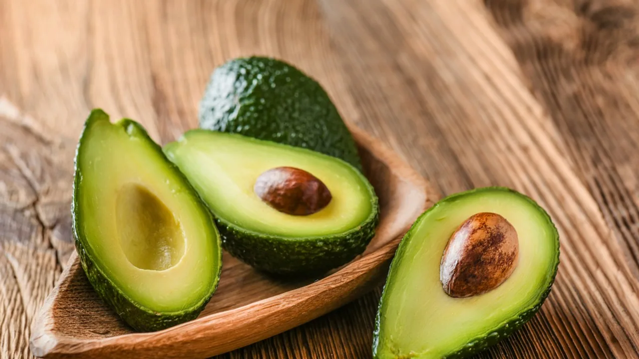 Avokadon kuori on aarre: syyt ja sen hyödyllisyys.