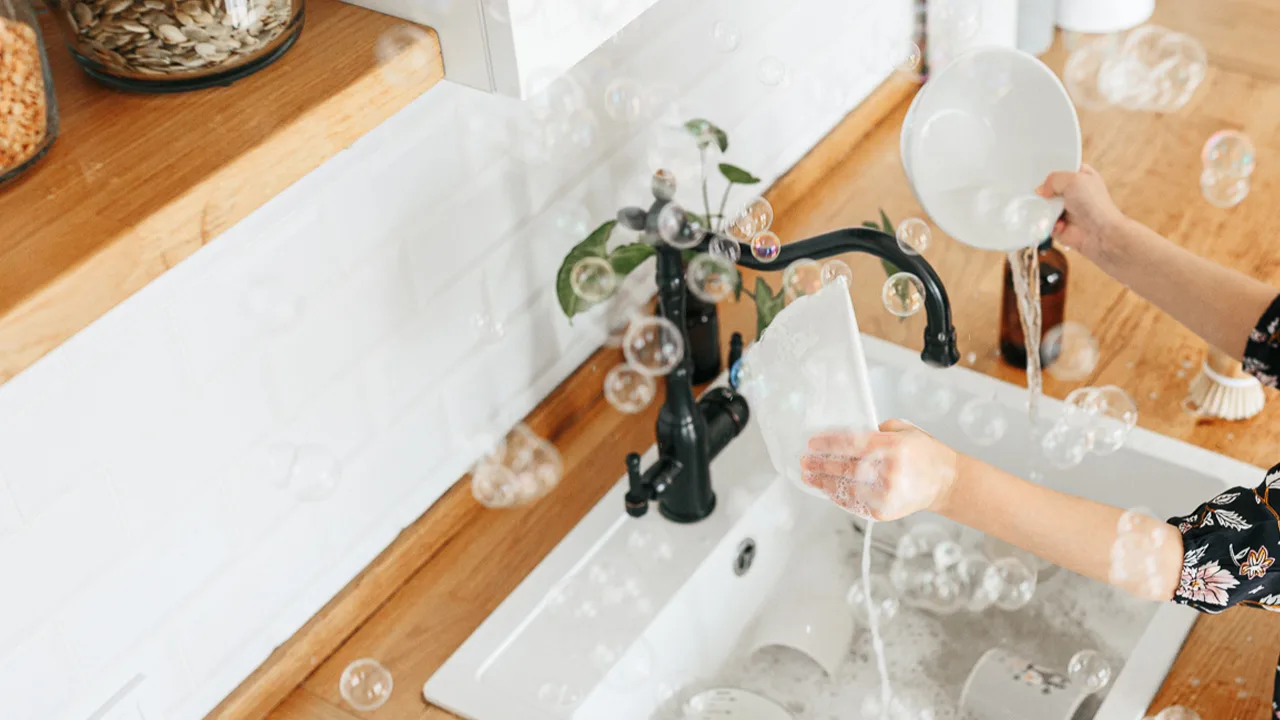 Jos sinulla ei ole astianpesukonetta, tämä on paras tapa pestä astiat.