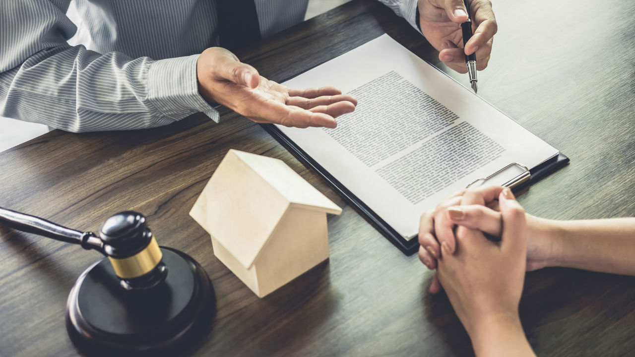 Perintöoikeus on vähitellen katoamassa: näin perintö jaetaan automaattisesti ilman testamenttia ja ketkä jäävät jakoprosessin ulkopuolelle.