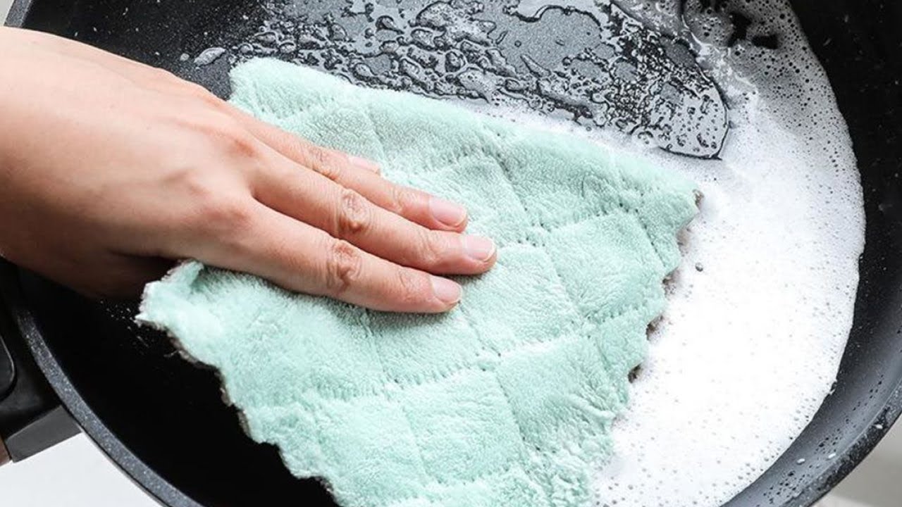 Hyvästi, paperipyyhkeet: uudelleenkäytettävät vaihtoehdot ovat kasvattamassa suosiotaan Suomessa.