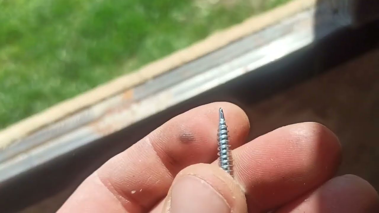 Tavallinen ruuvi: keksintö, joka vapauttaa sinut naapureiden aiheuttamasta melusta, kun olet kotona.