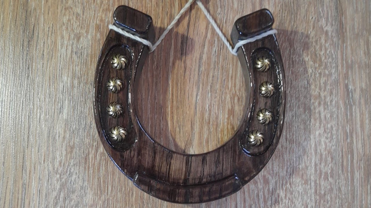 Se ei ole vain koriste: mitä tarkoittaa hevosenkengän ripustaminen ulko-ovelle?