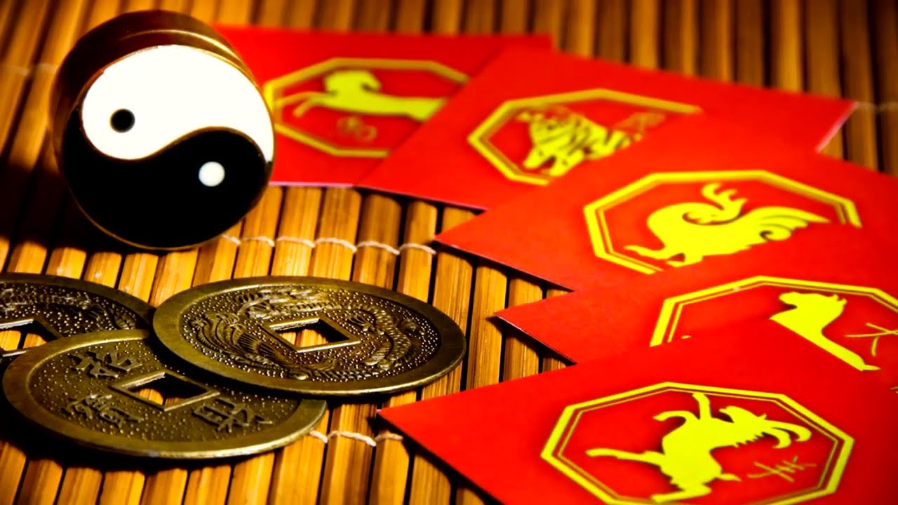 Kolmen kolikon, jotka on sidottu punaisella langalla, sijainti: mihin sitä tarvitaan feng shui -filosofian mukaan.