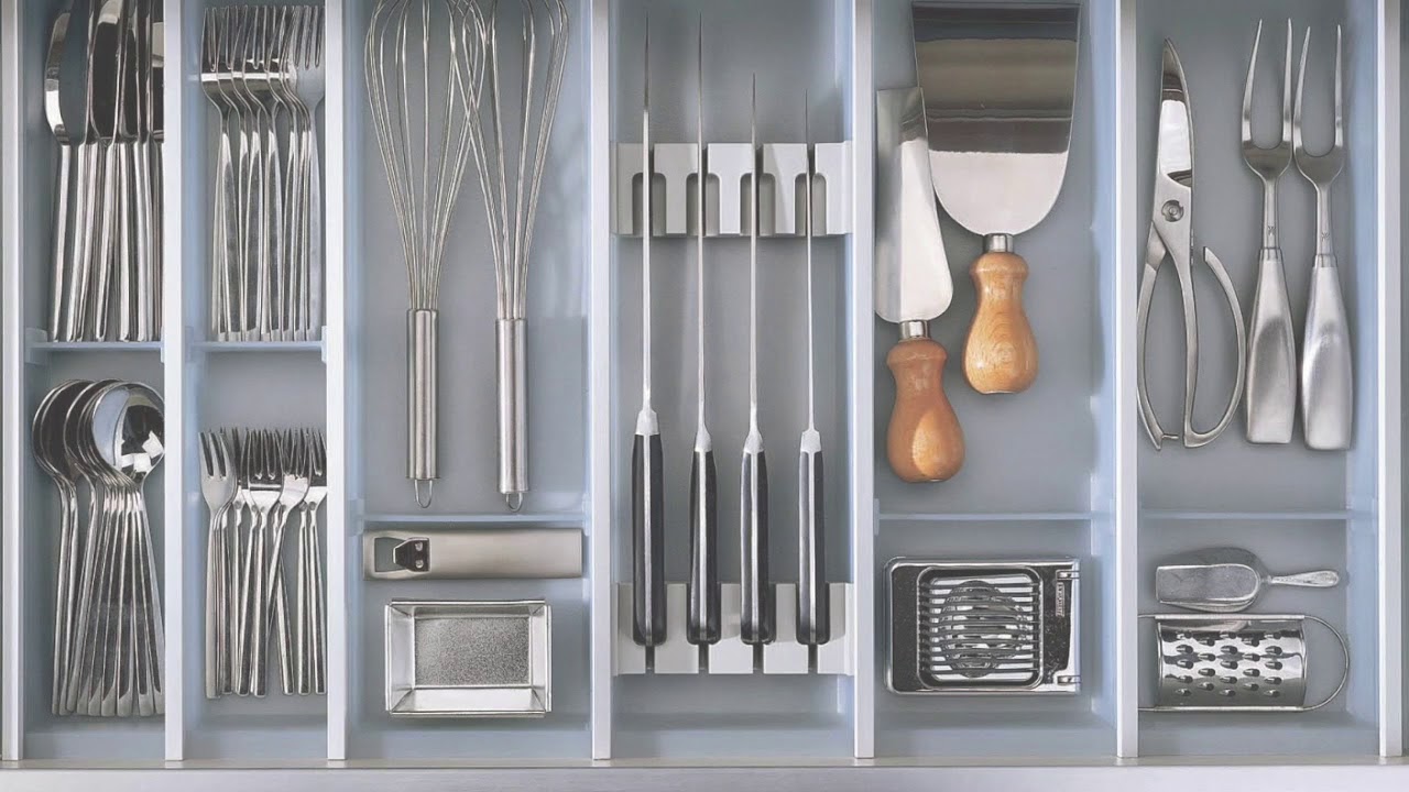 Vanhojen ruokailuvälineiden ripustaminen parvekkeelle: miksi se on tarpeen ja miksi sitä suositellaan.