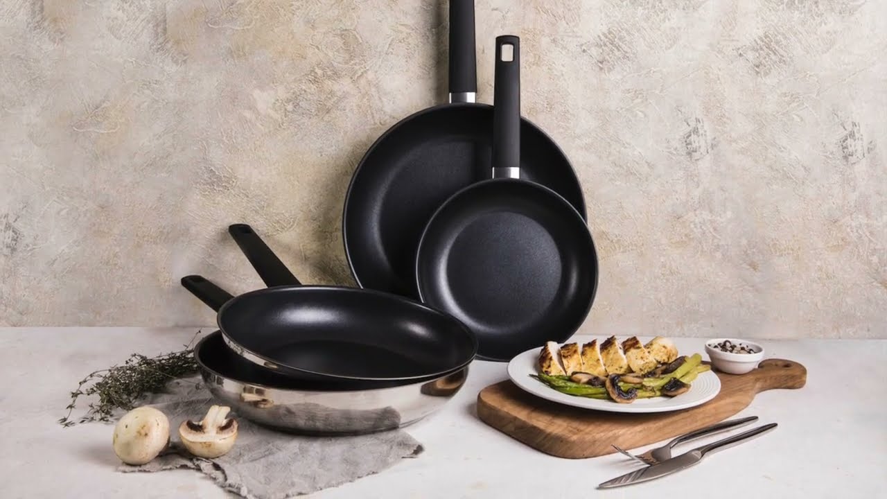 Ruostumattomasta teräksestä valmistettu paistinpannu: miten valmistaa ruokaa niin, että se ei tartu pannuun