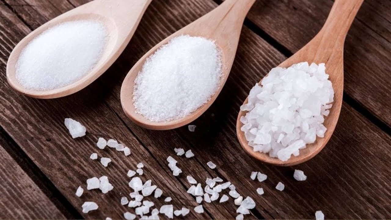 Omenankuoren sekoittaminen suolaan: miksi se on suositeltavaa ja mihin se on hyödyllistä.