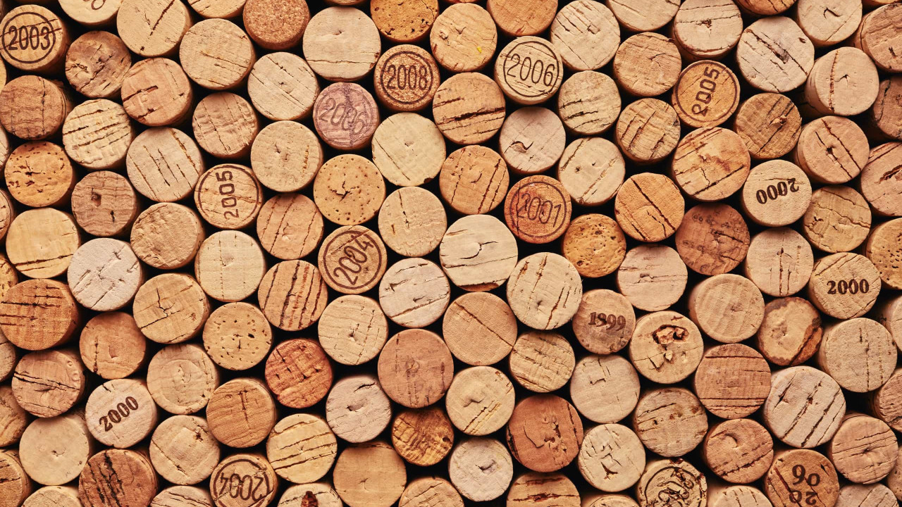Älä heitä viinikorkkeja pois: tämän vaikutuksen saavuttamiseksi upota ne