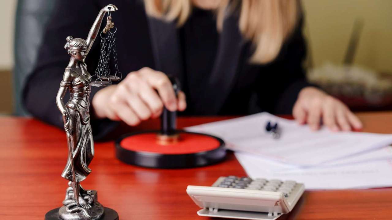 Perintöoikeus on vähitellen katoamassa: näin perintö jaetaan automaattisesti ilman testamenttia ja ketkä jäävät jakoprosessin ulkopuolelle.