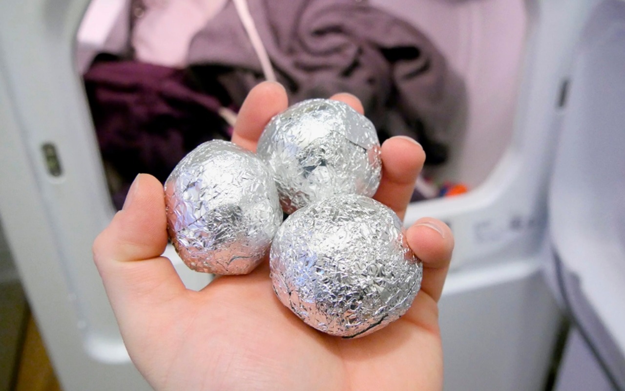 Alumiinifoliopallot laatikoissa: miksi se on suositeltavaa ja mihin sitä tarvitaan.